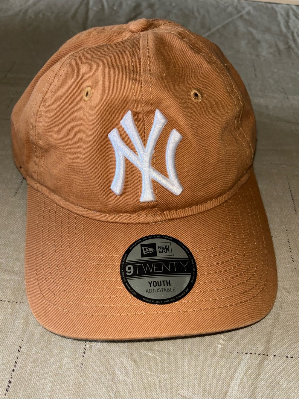 New Era 9Twenty Youth Adjustable Cap  with White NY Yankees Logo